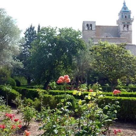 Valldemosa Sleep & Hike Homestay